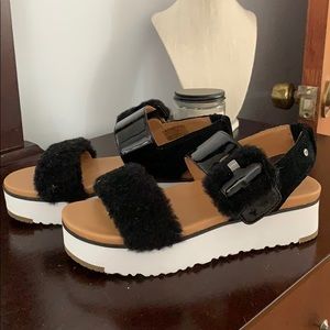 ugg le fluff sandal